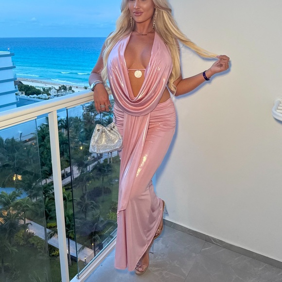 Pink Skirt Set - Picture 2 of 4